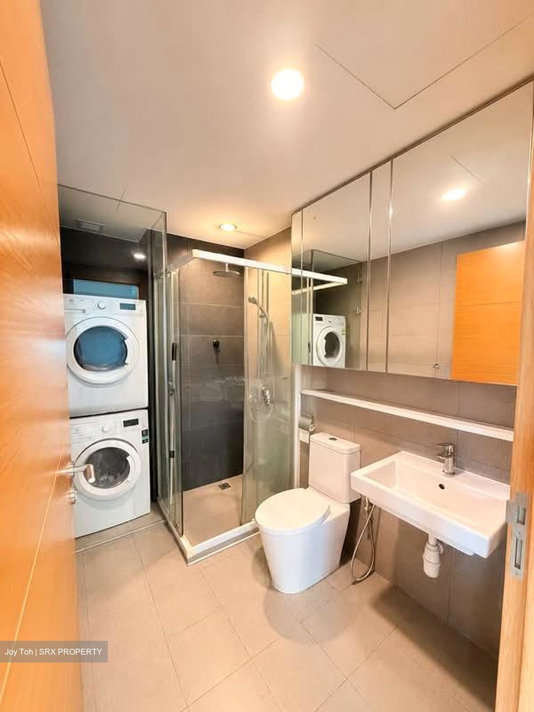 Vacanza @ East (D14), Condominium #574538051